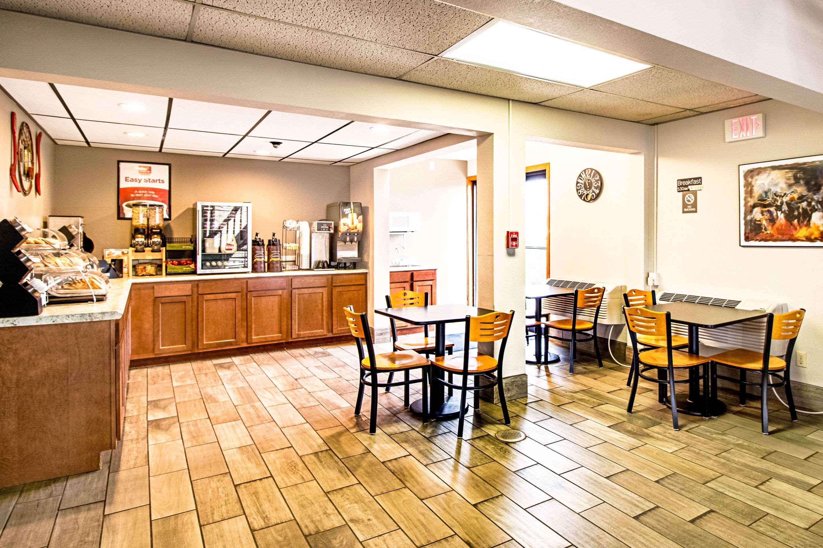 Econo Lodge Watertown Exterior foto