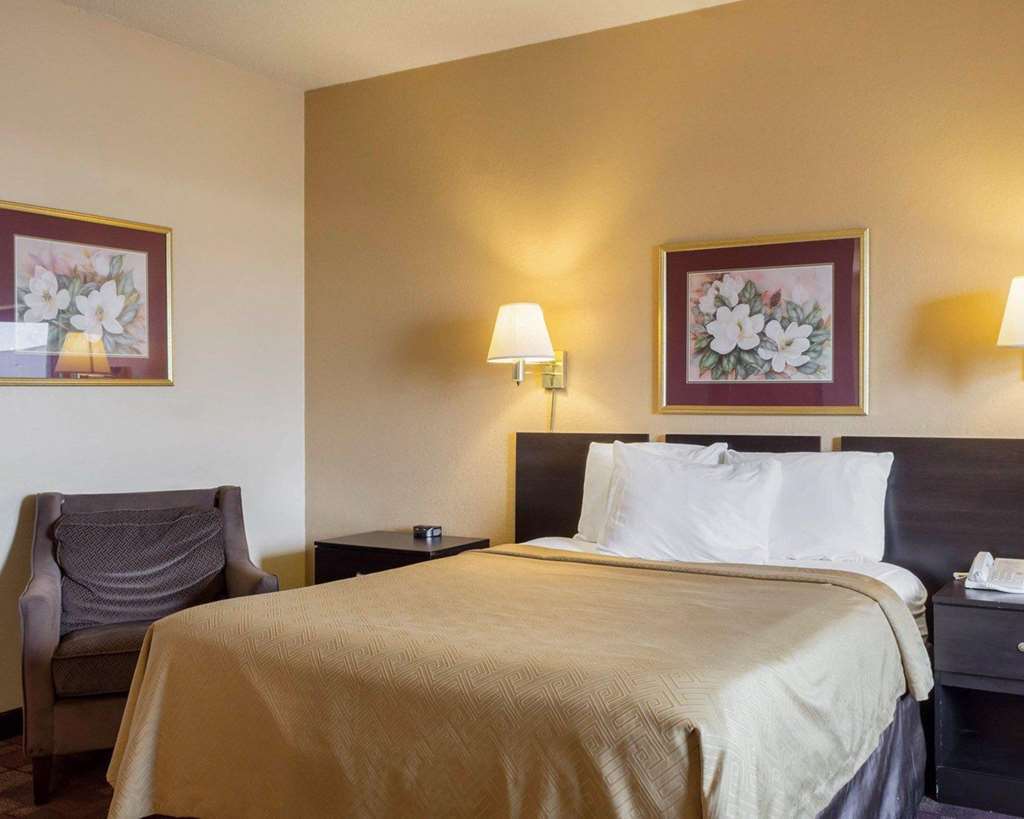 Econo Lodge Watertown Habitación foto