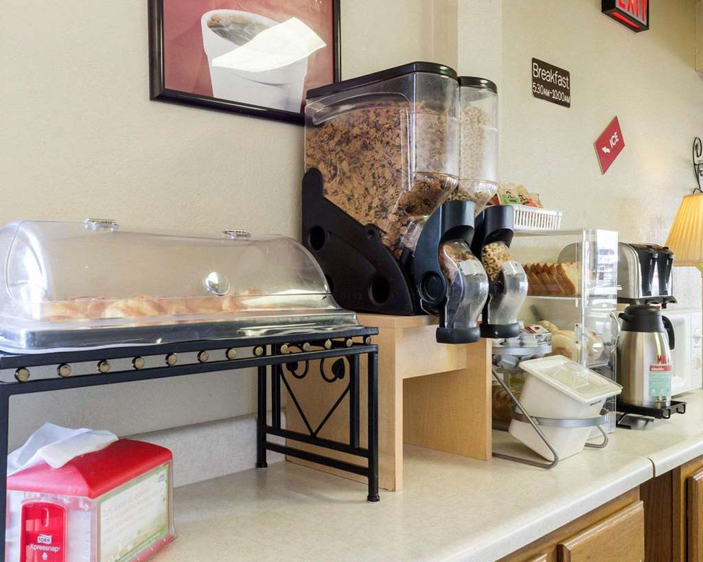 Econo Lodge Watertown Restaurante foto